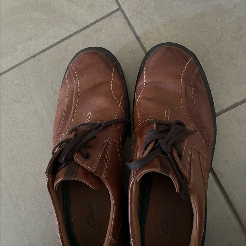 Clarks Men's Tan Leather Oxfords
